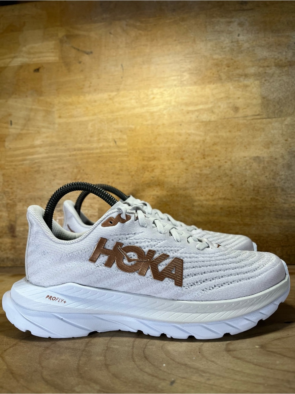 Hoka One One Mach 5 Womens Size 7 (B) Running Shoes Sneakers White Copper